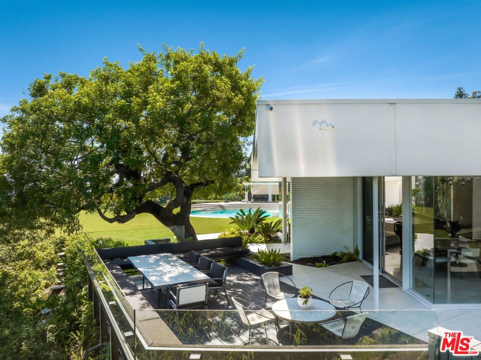 Residential for sale at 1012 Wallace, Beverly Hills CA featuring 5 beds and 6 baths