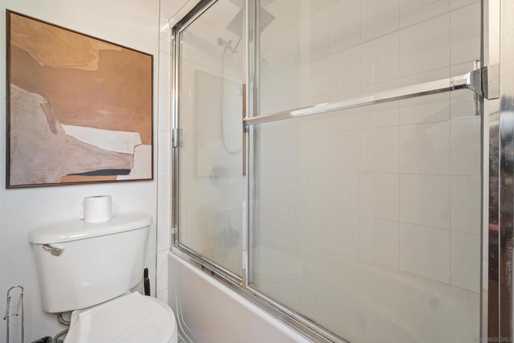 Residential Lease for rent at 1240 India St 517, San Diego CA featuring 2 beds and 2 baths