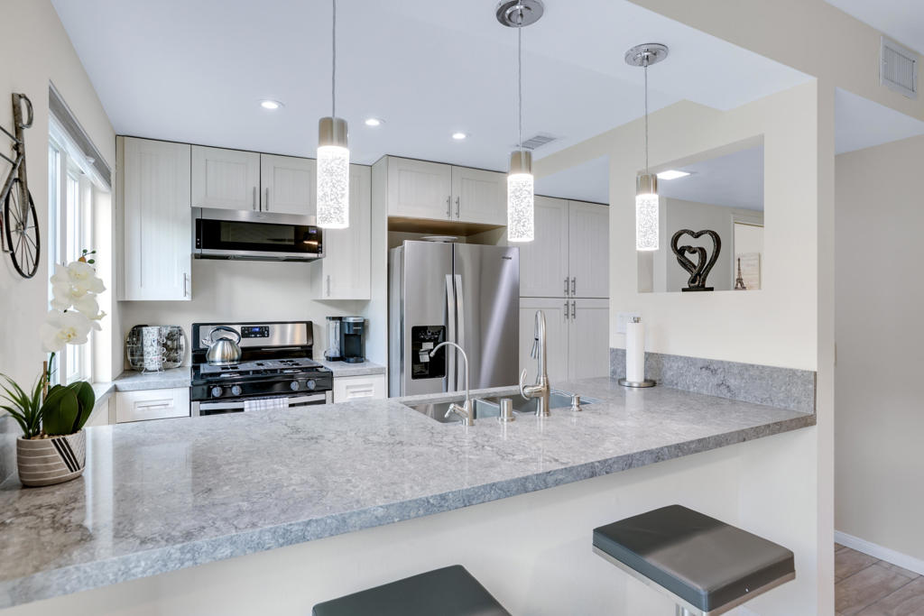 Residential Lease for rent at 2274 N Indian Canyon Drive C, Palm Springs CA featuring 3 beds and 3 baths