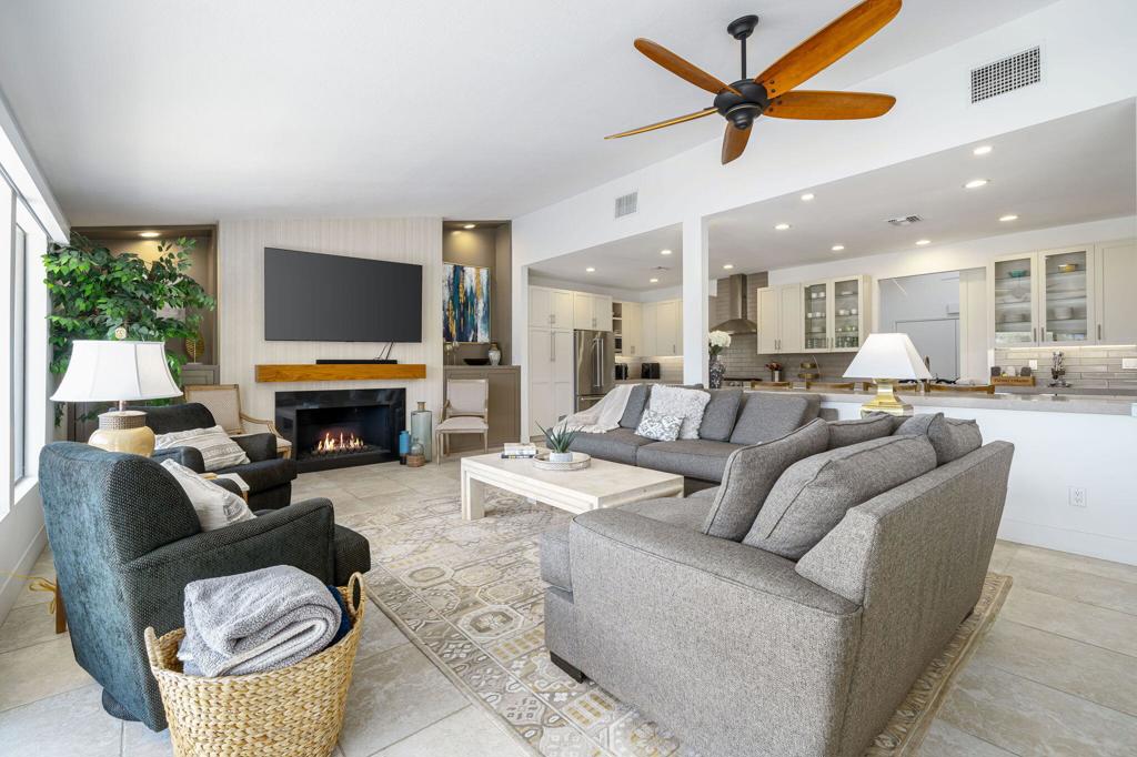 Residential Lease for rent at 75593 Desert Horizons Drive, Indian Wells CA featuring 3 beds and 3 baths