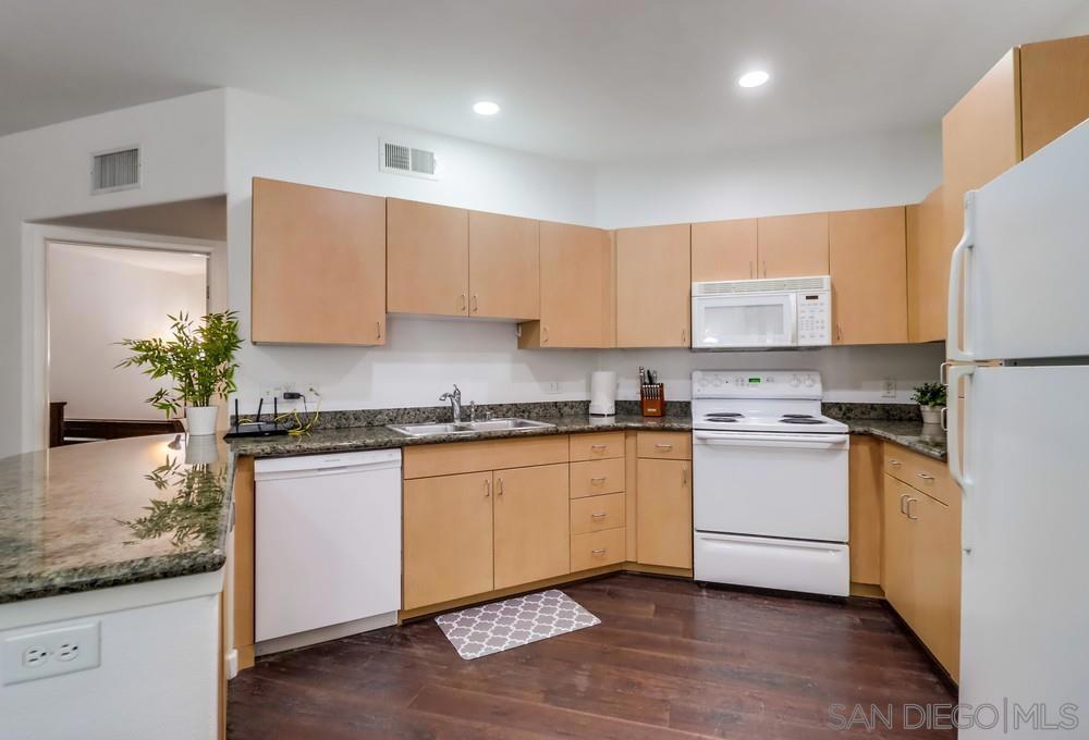 Residential Lease for rent at 1501 Front St 238, San Diego CA featuring 1 bed and 1 bath