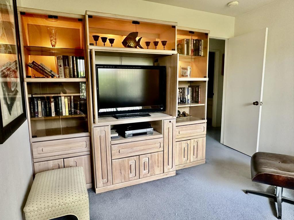 Residential Lease for rent at 278 San Vicente Circle, Palm Desert CA featuring 2 beds and 2 baths