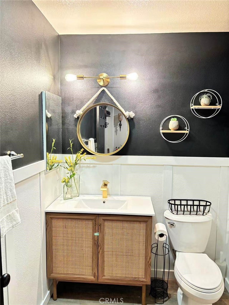 Residential for sale at 17 Via Scenica, Lake Elsinore CA featuring 4 beds and 4 baths