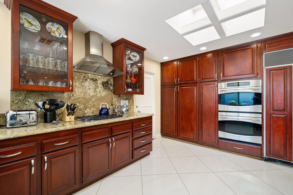 Residential Lease for rent at 4 Dartmouth Drive, Rancho Mirage CA featuring 3 beds and 3 baths