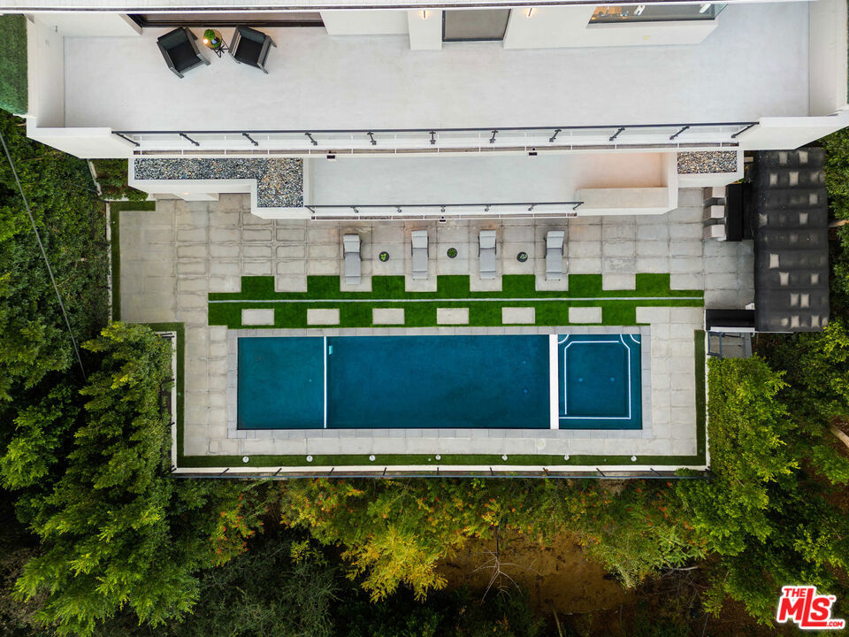 Residential Lease for rent at 2358 Kimridge Road, Beverly Hills CA featuring 5 beds and 7 baths