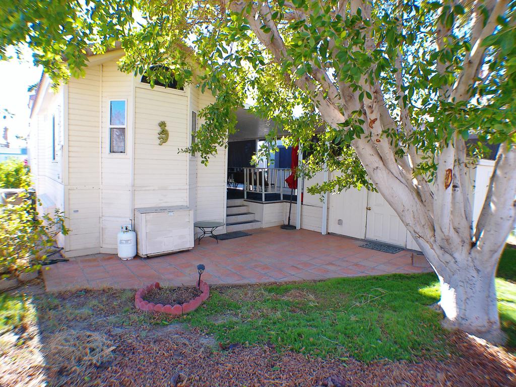 Manufactured In Park for sale at 84136 Ave 44, #558 558, Indio CA featuring 1 bed and 1 bath