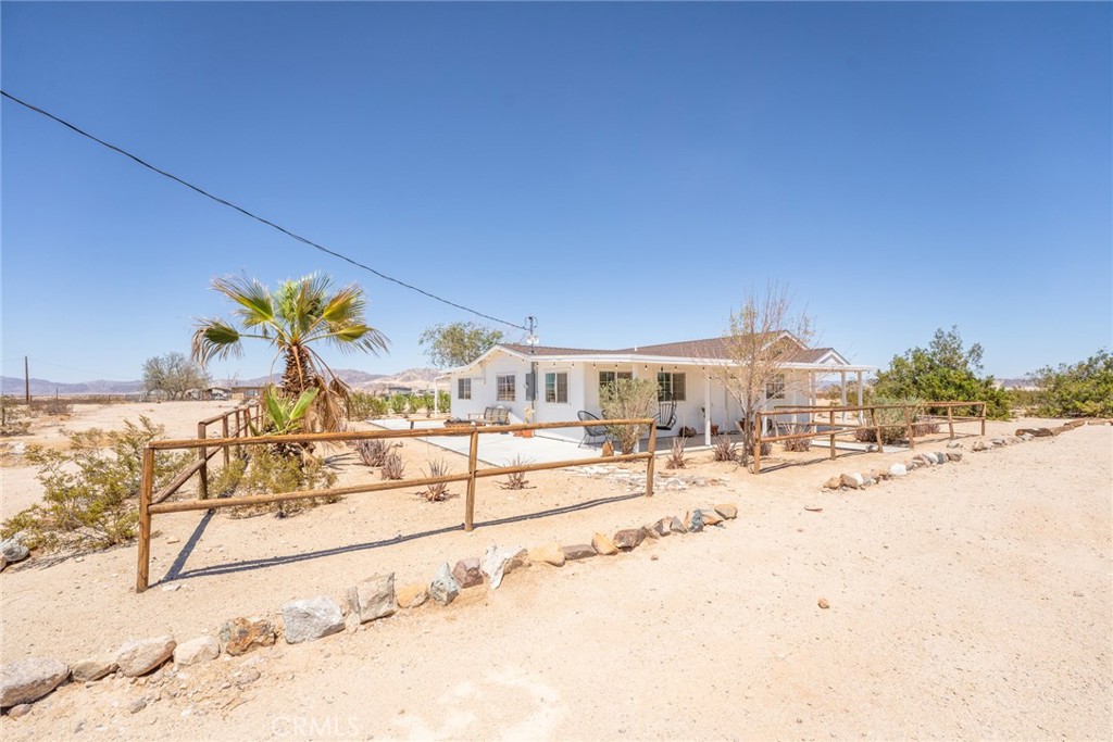 Residential for sale at 290 Bluegrass Road, 29 Palms CA featuring 3 beds and 1 bath