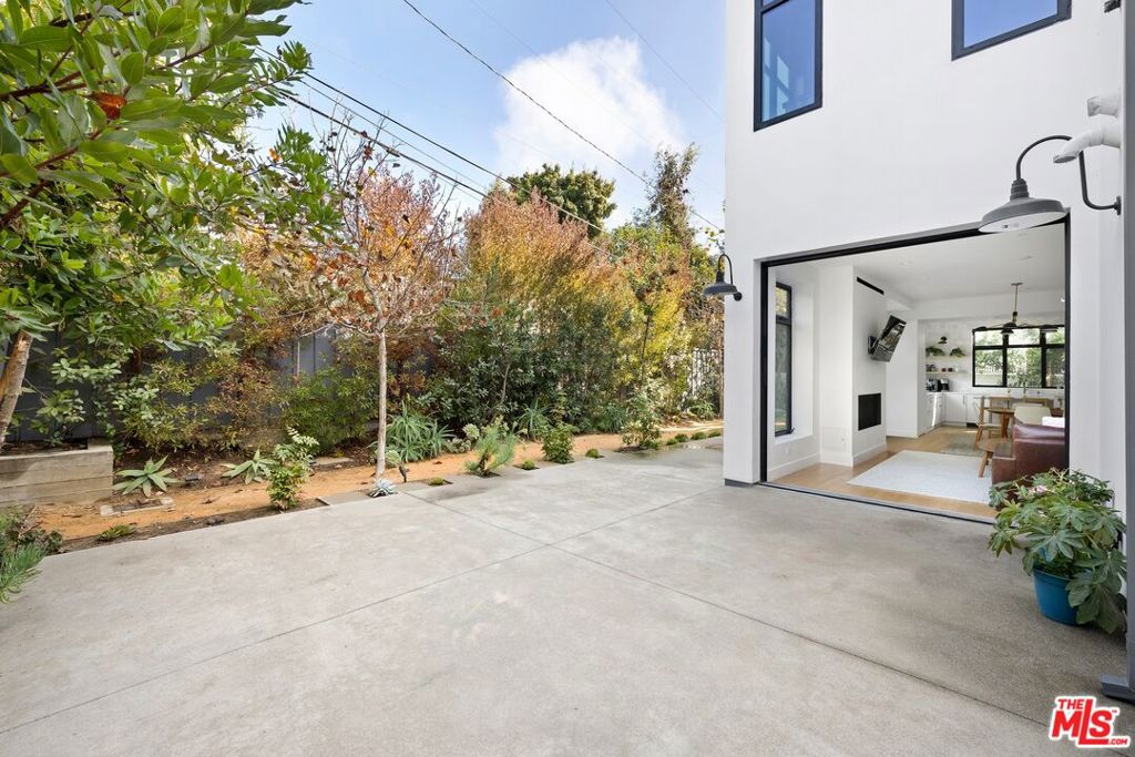 Active for sale at Santa Monica, CA, Santa Monica, CA CA and 5 baths