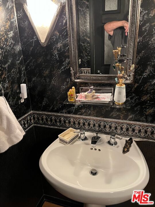 Residential for sale at 38420 Waverly Road, Palm Desert CA featuring 3 beds and 3 baths