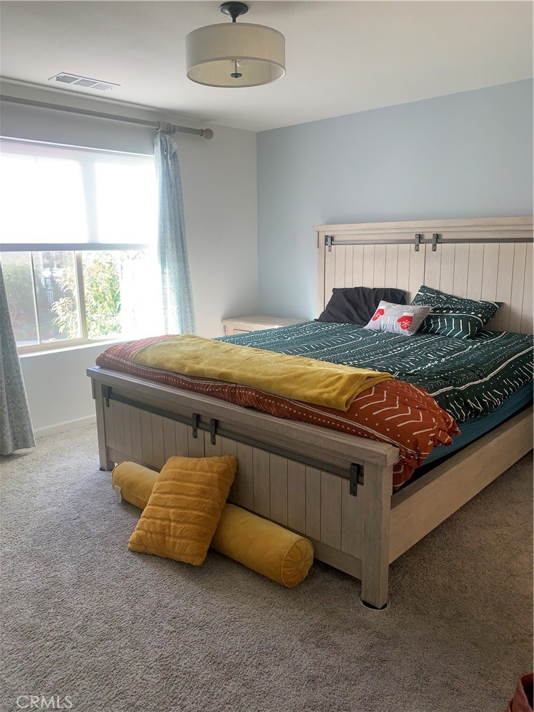 Residential Lease for rent at 985 W Clover Avenue, Rialto CA featuring 3 beds and 3 baths