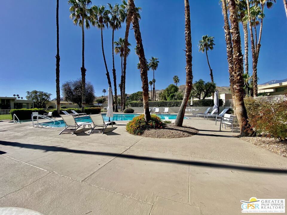 Residential Lease for rent at 16 Lakeview Circle, Palm Springs CA featuring 2 beds and 2 baths