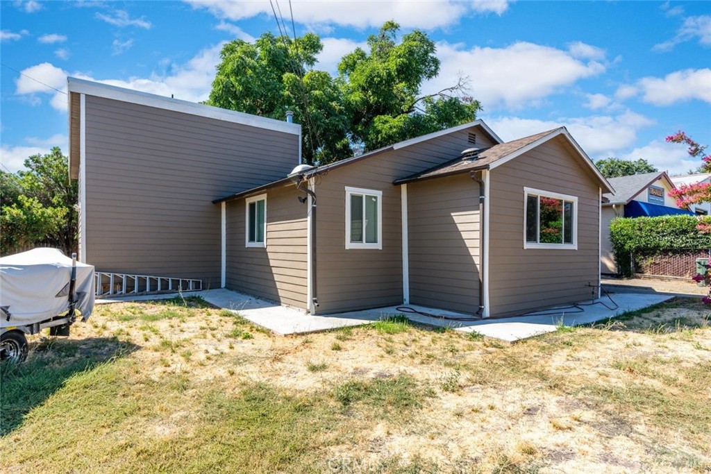 Residential for sale at 55 E Street, Lakeport CA featuring 3 beds and 1 bath