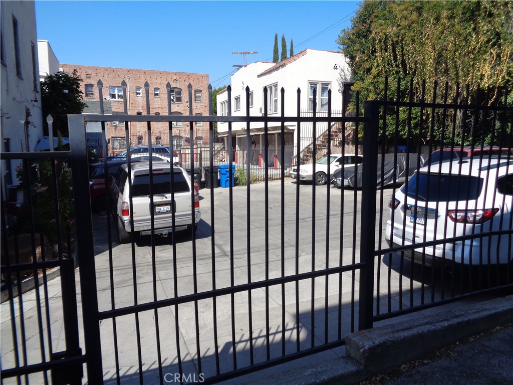 Quadruplex for sale at 152 S Westmoreland Avenue, Los Angeles, CA