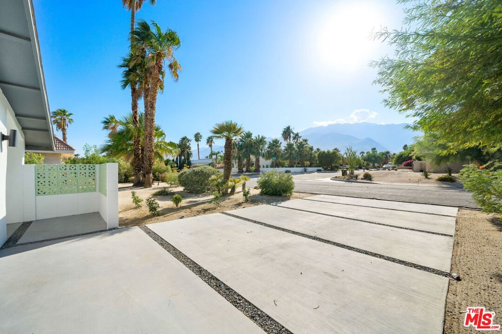 Residential Lease for rent at 2660 N Farrell Drive, Palm Springs CA featuring 3 beds and 2 baths