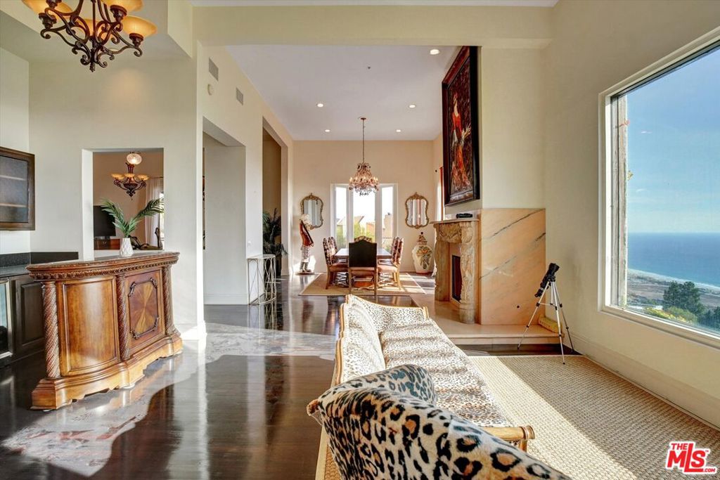 Residential Lease for rent at 5805 Foxview Drive, Malibu CA featuring 8 beds and 8 baths