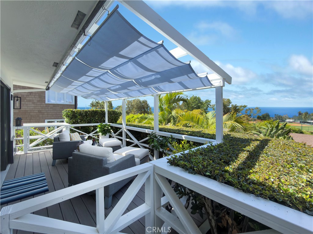 Residential Lease for rent at 737 Griffith Way, Laguna Beach CA featuring 2 beds and 2 baths