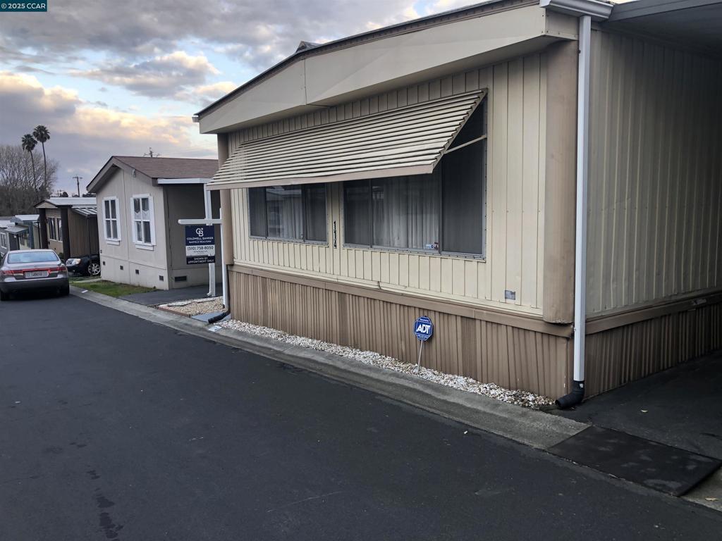 Manufactured In Park for sale at 16401 San Pablo Ave, San Pablo CA featuring 2 beds and 2 baths