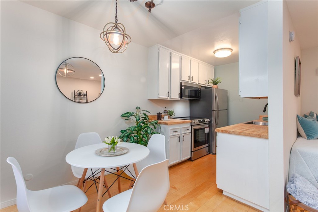 Residential for sale at 1735 N Fuller Avenue 425, Los Angeles CA and 1 bath