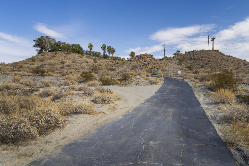 Residential for sale at 71800 Quail Trail Trail, Palm Desert CA featuring 1 bed and 1 bath