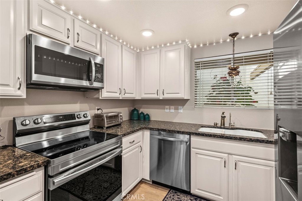 Residential Lease for rent at 3242 San Amadeo 2B, Laguna Woods CA featuring 1 bed and 1 bath