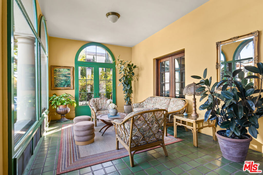 Residential Lease for rent at 3162 2nd Avenue, San Diego CA featuring 7 beds and 5 baths