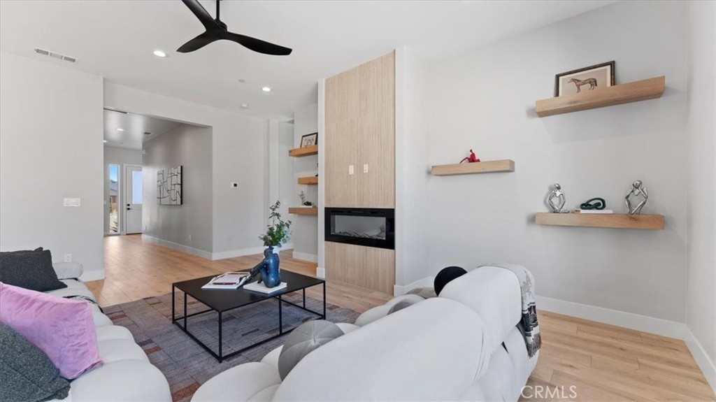 Residential for sale at 1 Thunder Rock, Oroville CA featuring 3 beds and 3 baths