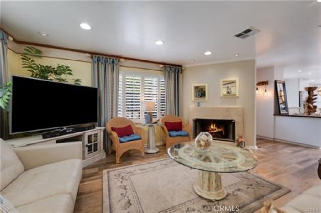 Manufactured In Park for sale at 264 Paradise Cove Road, Malibu CA featuring 2 beds and 2 baths