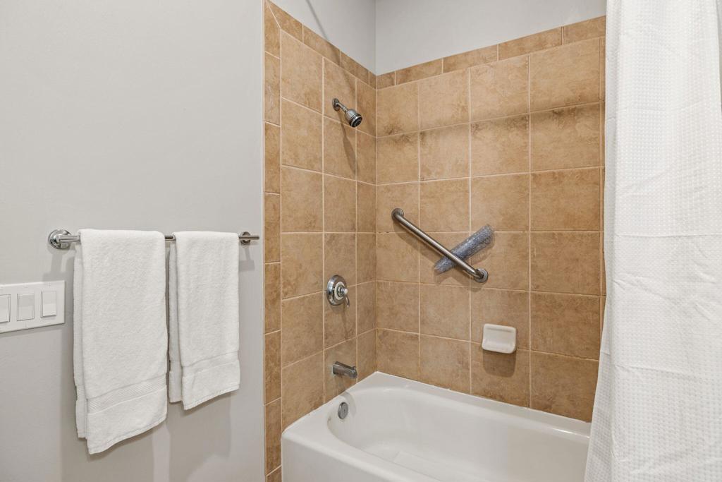 Residential for sale at 50700 Santa Rosa Plaza 1, La Quinta CA featuring 1 bed and 1 bath