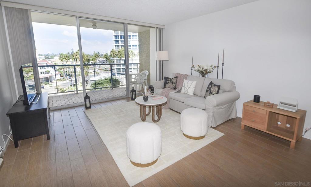 Residential Lease for rent at 1720 Avenida Del Mundo 501, Coronado CA featuring 1 bed and 1 bath