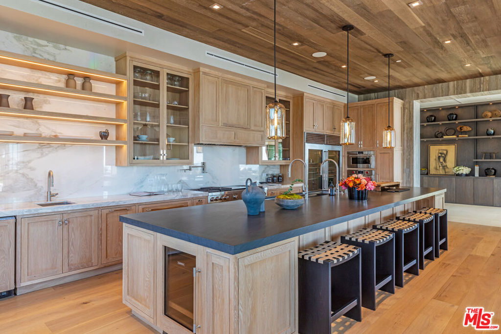 Residential for sale at 1625 Summitridge Drive, Beverly Hills CA featuring 7 beds and 11 baths