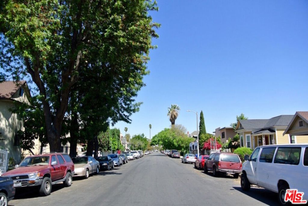 Residential Income for sale at 1826 S Bonnie Brae Street 3/4, Los Angeles CA featuring 6 beds and 5 baths