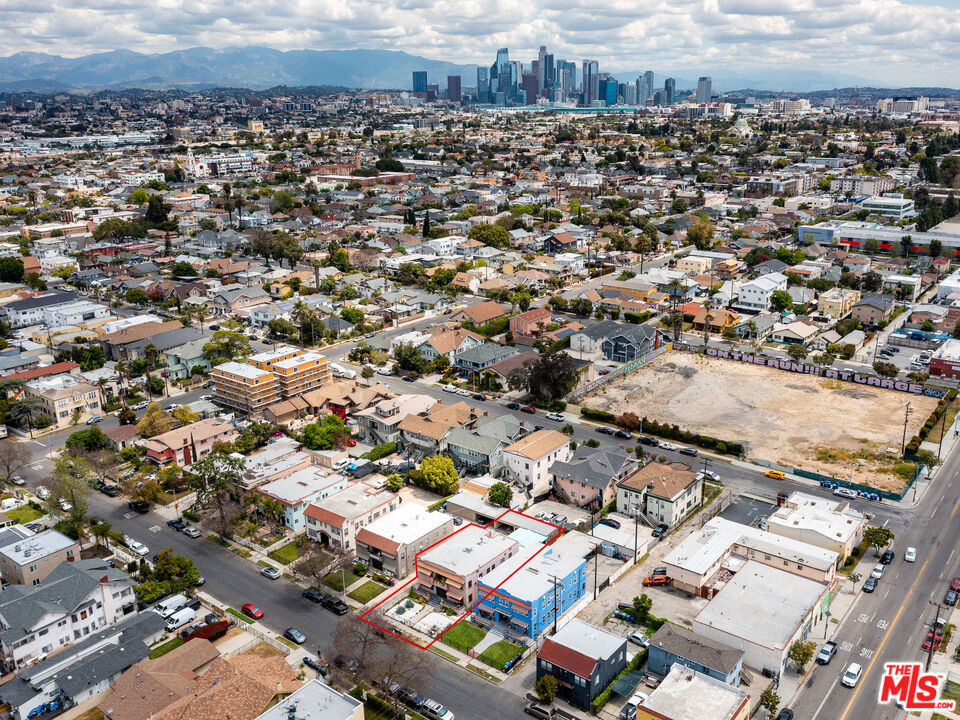 Residential Income for sale at 3110 Raymond Avenue, Los Angeles CA featuring 8 beds and 4 baths