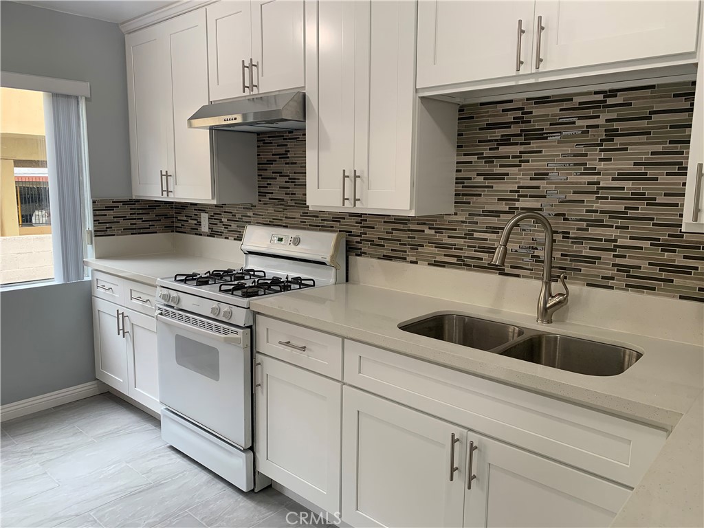 Residential Income for sale at 127 S Oxford Avenue, Los Angeles CA