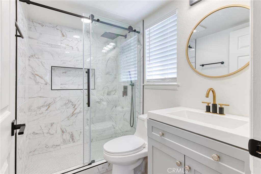 Residential Lease for rent at 320 W Truslow Avenue D, Fullerton CA featuring 1 bed and 1 bath