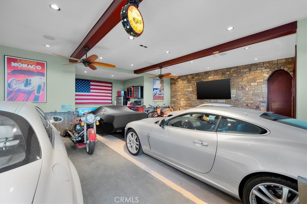 Residential Lease for rent at 1 Sea Cove Drive, Rancho Palos Verdes CA featuring 4 beds and 3 baths