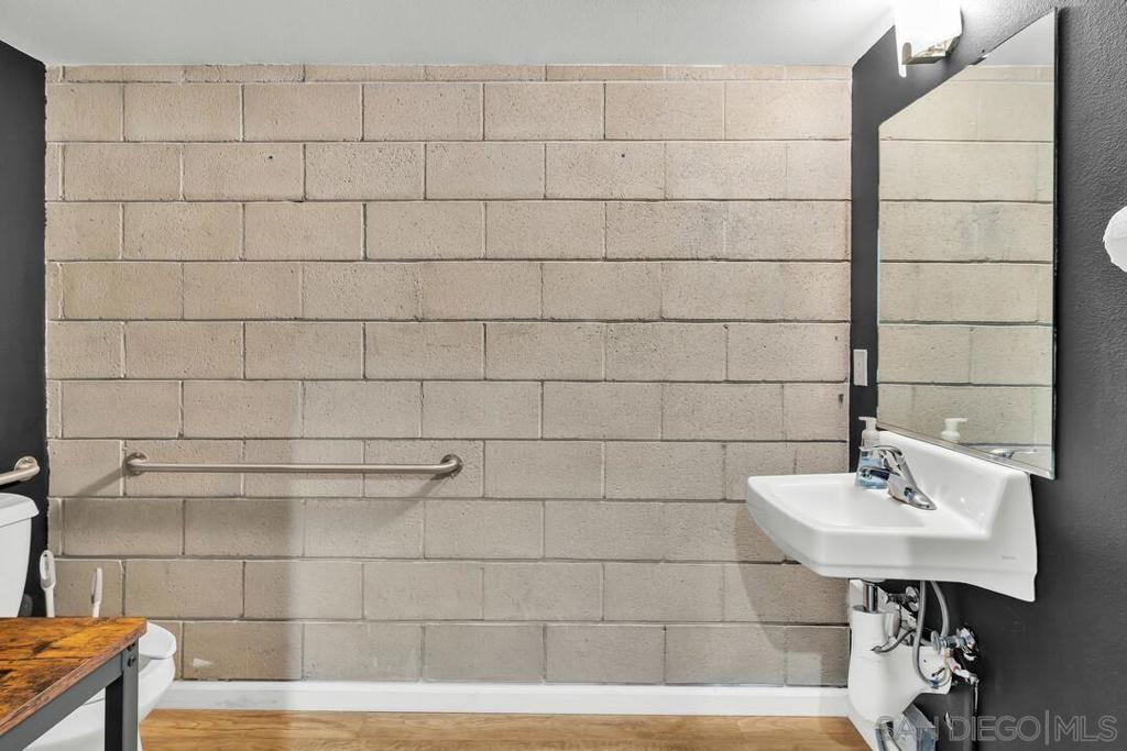 Residential for sale at 2487 Kettner Blvd, San Diego CA and 2 baths