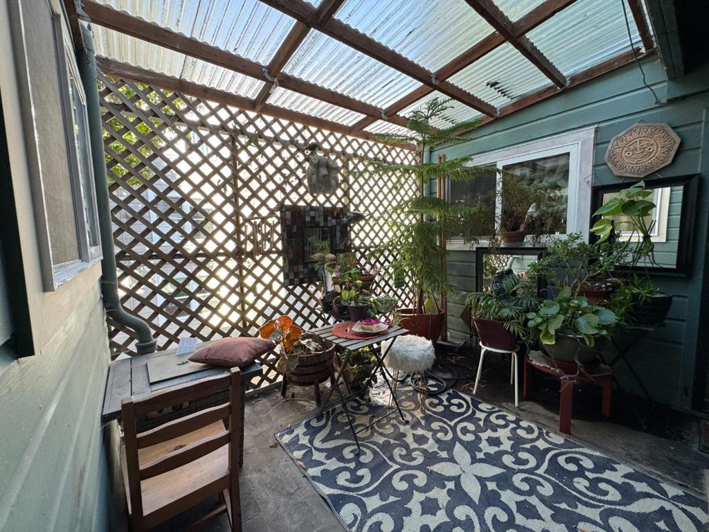 Residential for sale at 370 Bartlett Street 3, San Francisco CA featuring 1 bed and 1 bath