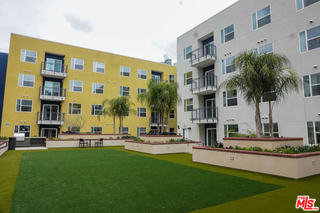 Residential Lease for rent at 10568 Promenade Gateway 233, El Monte CA featuring 1 bed and 1 bath