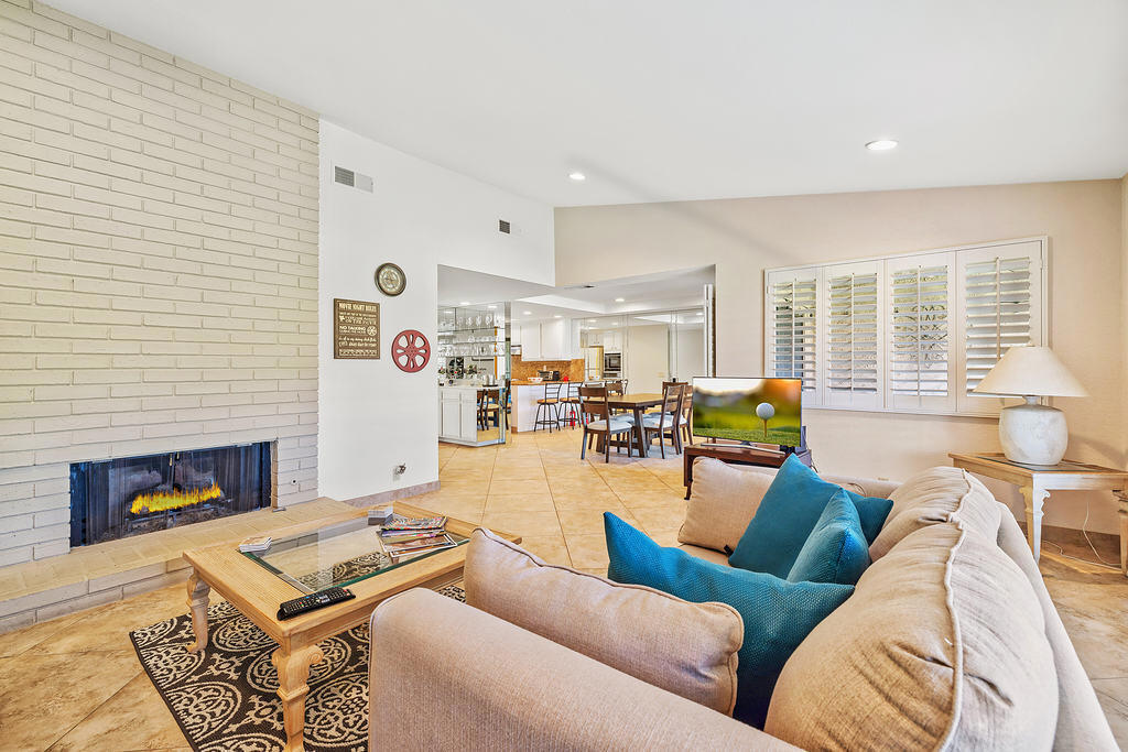 Residential Lease for rent at 181 Camino Arroyo S, Palm Desert CA featuring 3 beds and 2 baths