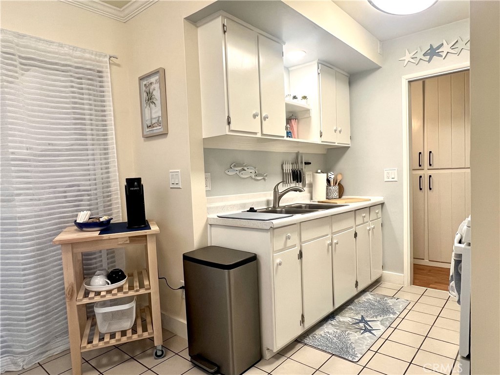 Residential Lease for rent at 419 E Bay Avenue, Newport Beach CA featuring 2 beds and 1 bath