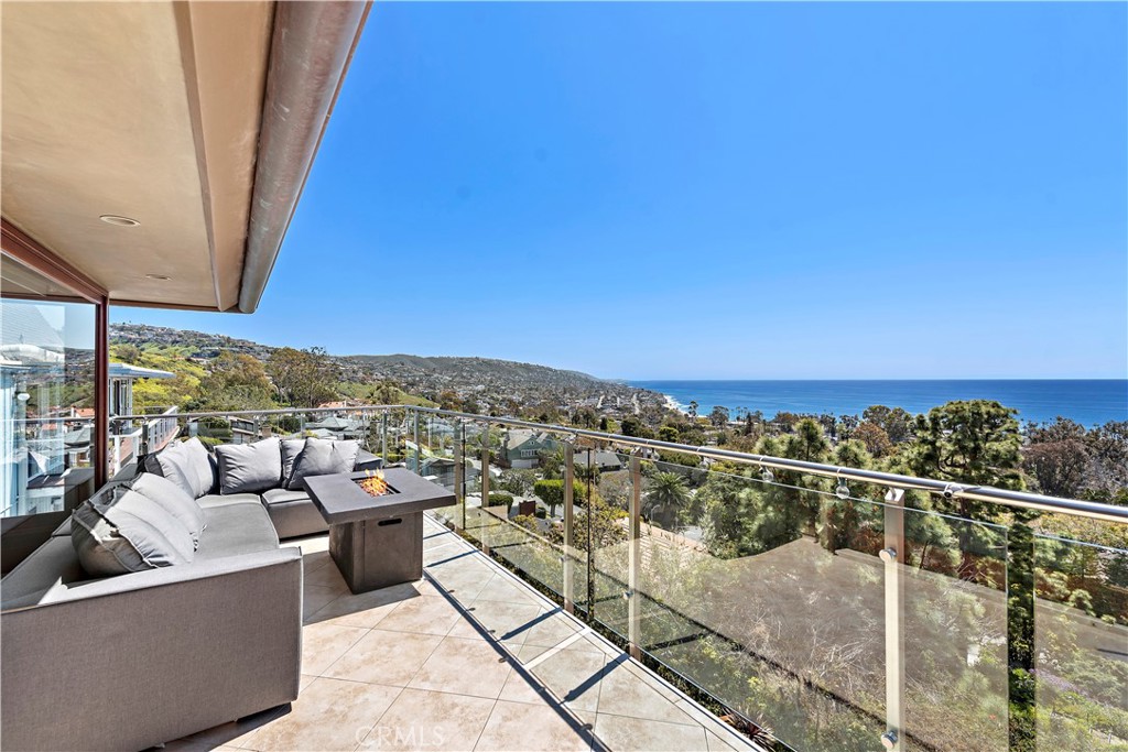 Residential Lease for rent at 612 Allview Place, Laguna Beach CA featuring 3 beds and 4 baths