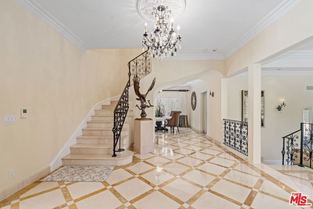 Residential Lease for rent at 809 N Canon Drive, Beverly Hills CA featuring 5 beds and 7 baths