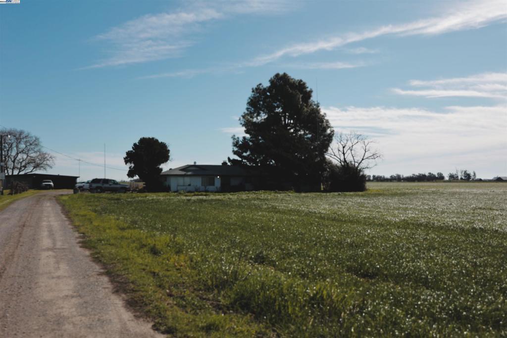 Residential for sale at 6282 Rio Dixon Rd, Dixon CA featuring 3 beds and 2 baths