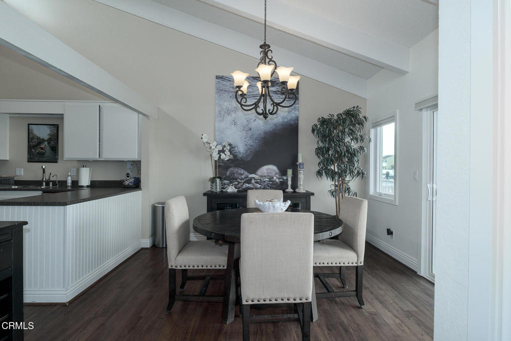 Residential Lease for rent at 4431 Gateshead Bay, Oxnard CA featuring 2 beds and 2 baths