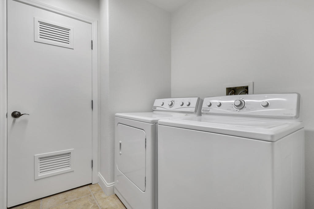 Residential Lease for rent at 80291 Via Tesoro, La Quinta CA featuring 3 beds and 4 baths