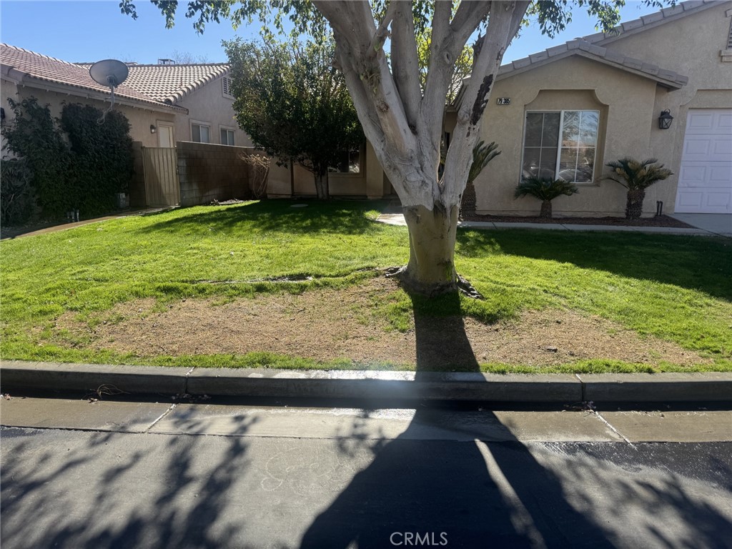 Residential for sale at 79385 Avenida Las Palmas, La Quinta CA featuring 3 beds and 2 baths