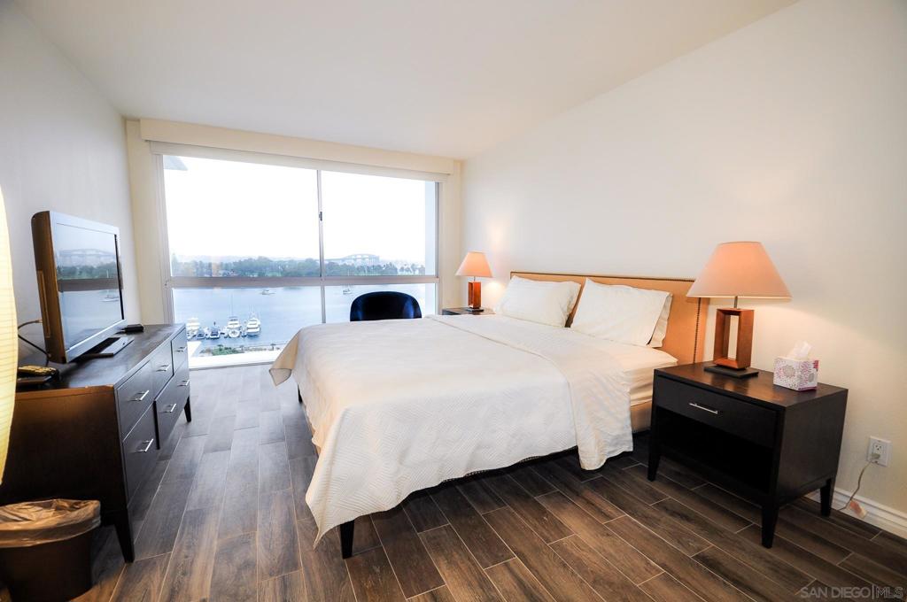 Residential Lease for rent at 1770 Avenida Del Mundo 706, Coronado CA featuring 2 beds and 2 baths