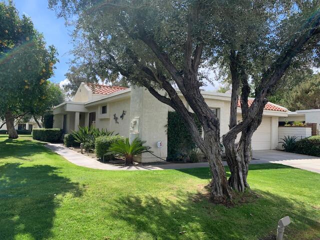 Residential Lease for rent at 68615 Paseo Soria, Cathedral City CA featuring 2 beds and 2 baths