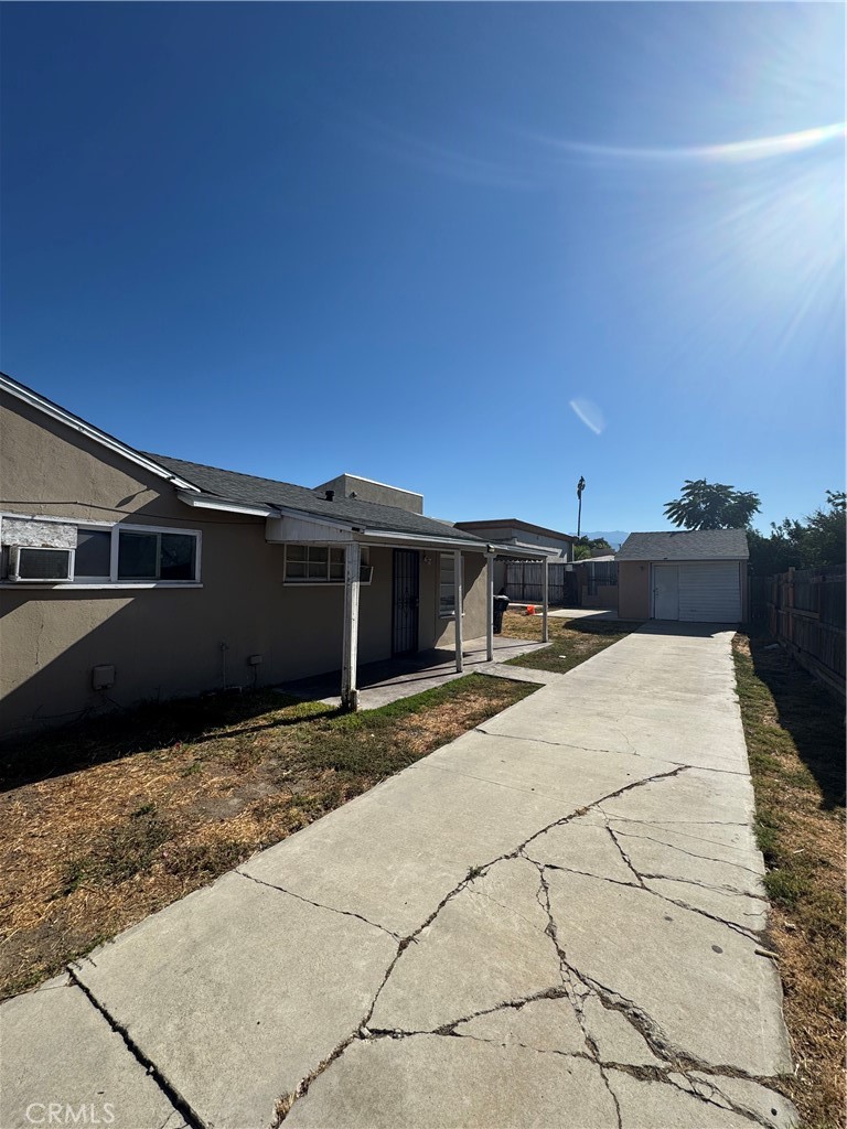 Residential for sale at 410 N San Jacinto Street, Hemet CA featuring 2 beds and 2 baths