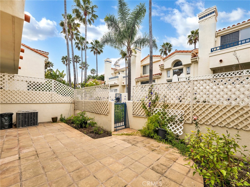 Residential Lease for rent at 6451 Zuma View Place 115, Malibu CA featuring 2 beds and 3 baths